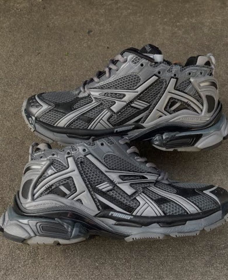 Balenciaga runners grey with black stripes
