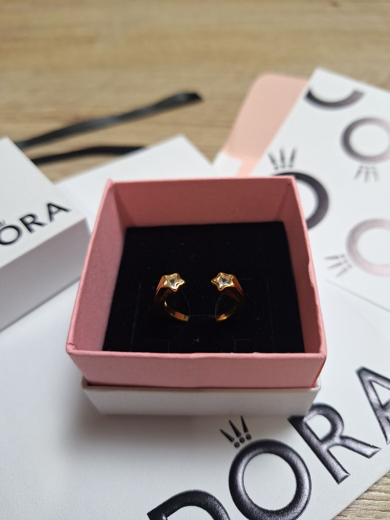 Pandora žiedas Gold Star
