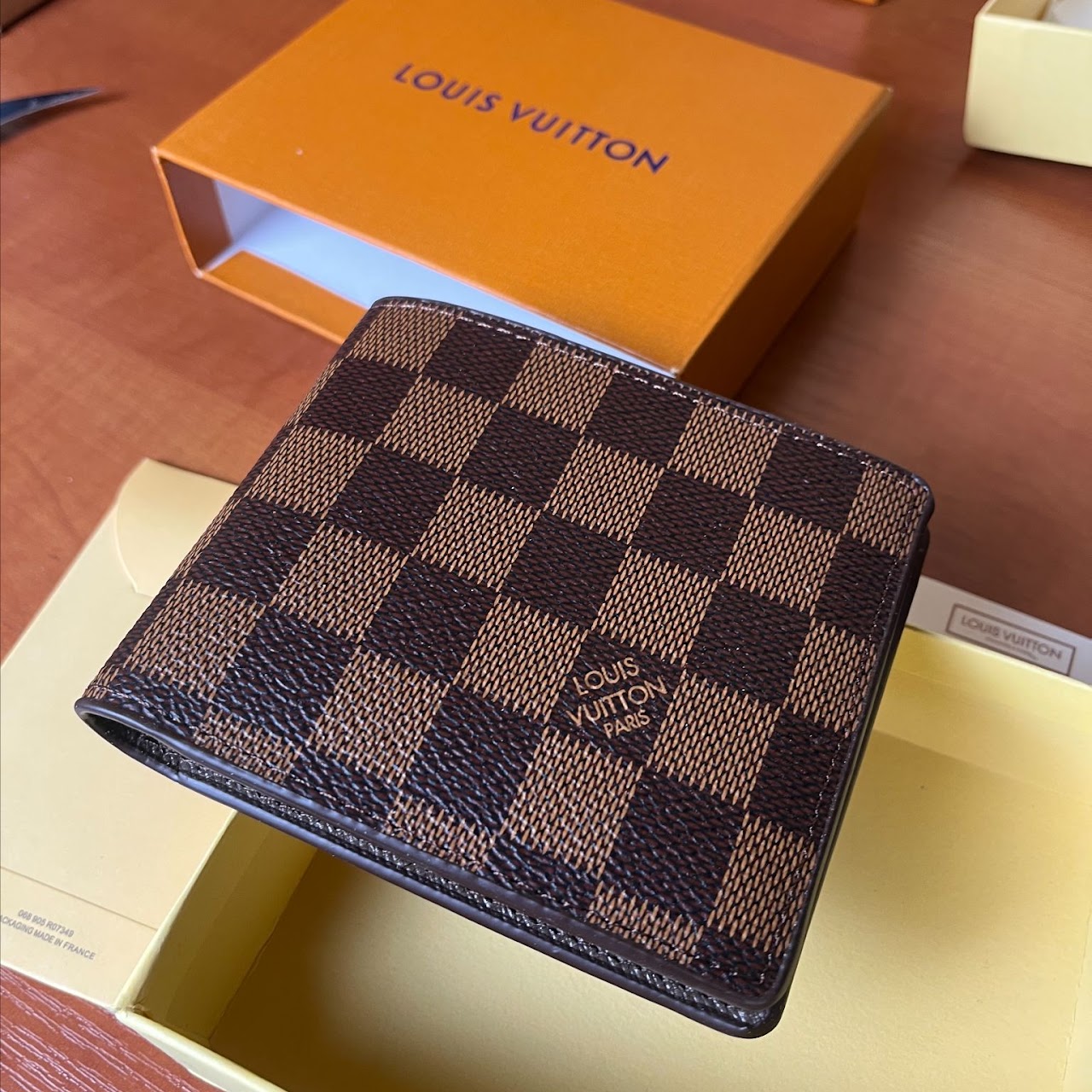LV Wallet (Ruda su langeliais)
