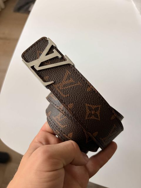LV diržas (Rudas su gėlytėmis