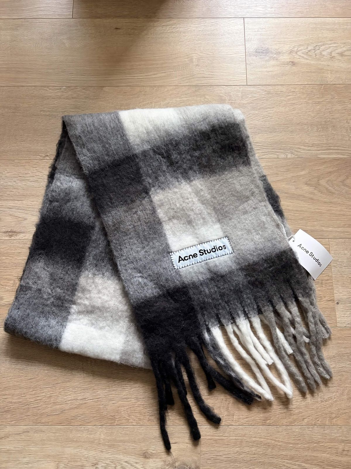 Šalikas Acne Studios (Juodas)