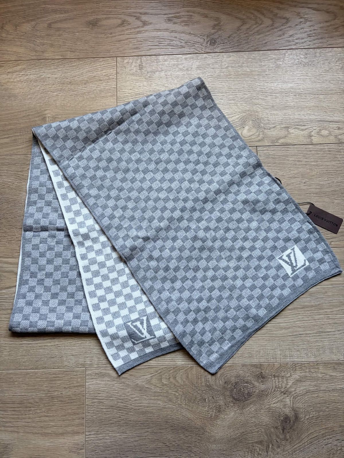 Šalikas Louis Vuitton (Pilkas)