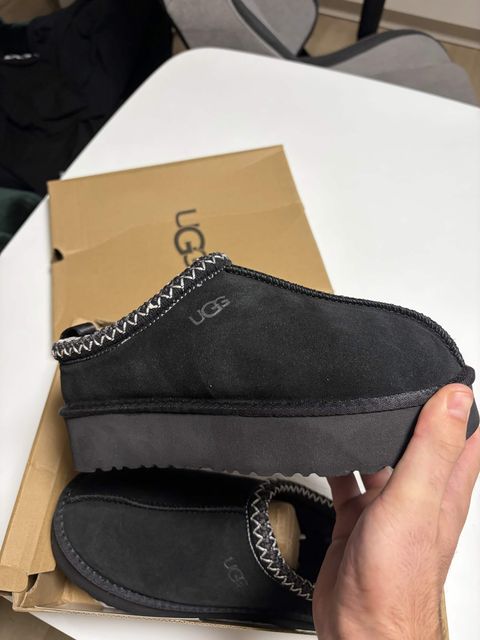UGG (Juodi)